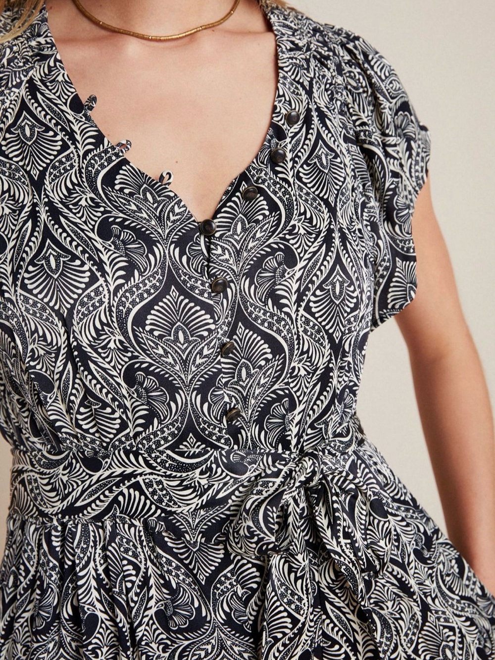 Anthropologie Black & White Paisley-Print V-Neck Tie-Waist Jumpsuit - Picture 3 of 11